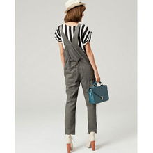 伊卡素2013春款韓版寬松背帶褲 復古休閑風的時尚演繹